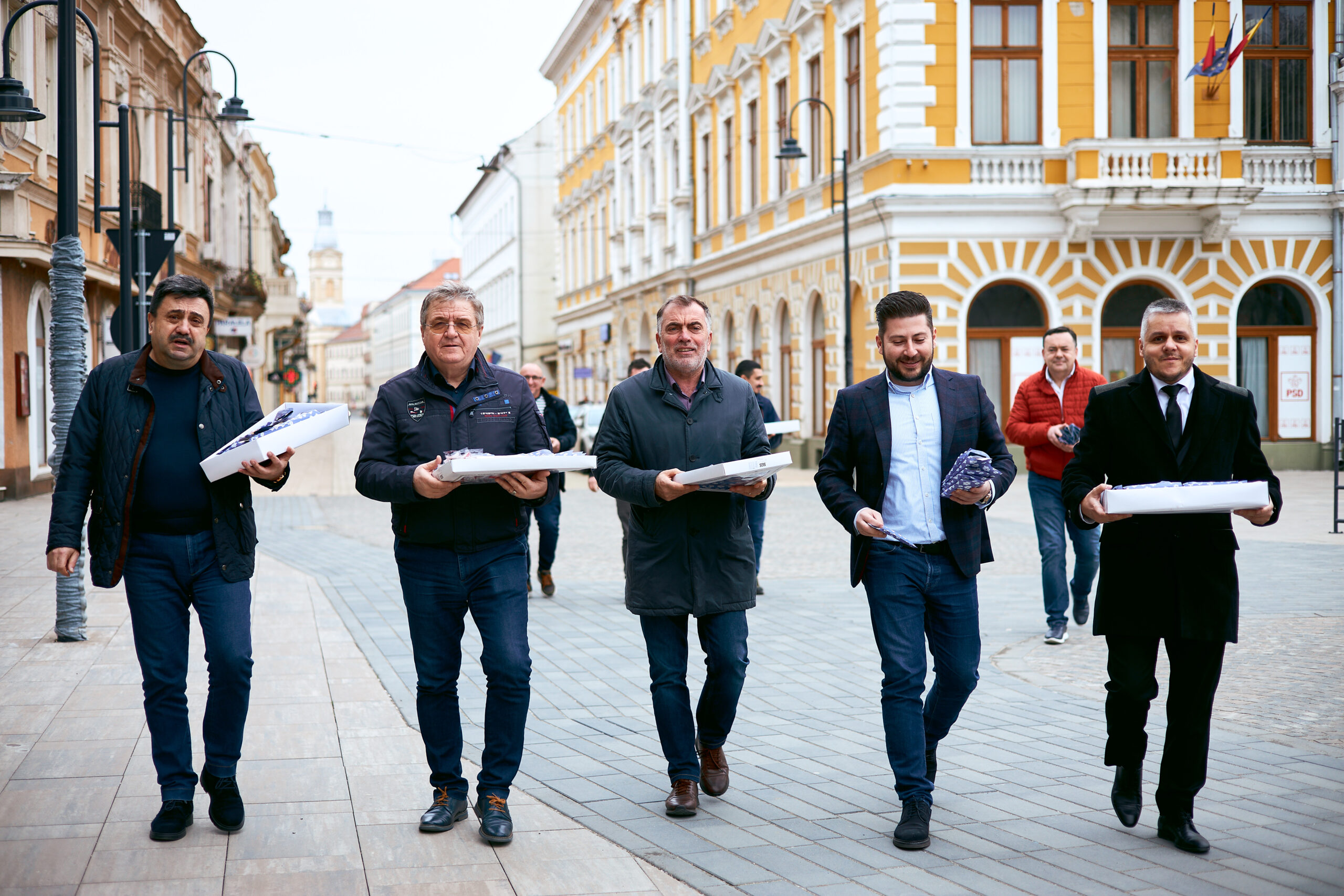 FOTOGALERIE. Mărțișor atent ales, din partea PSD Satu Mare pentru doamne și domnișoare