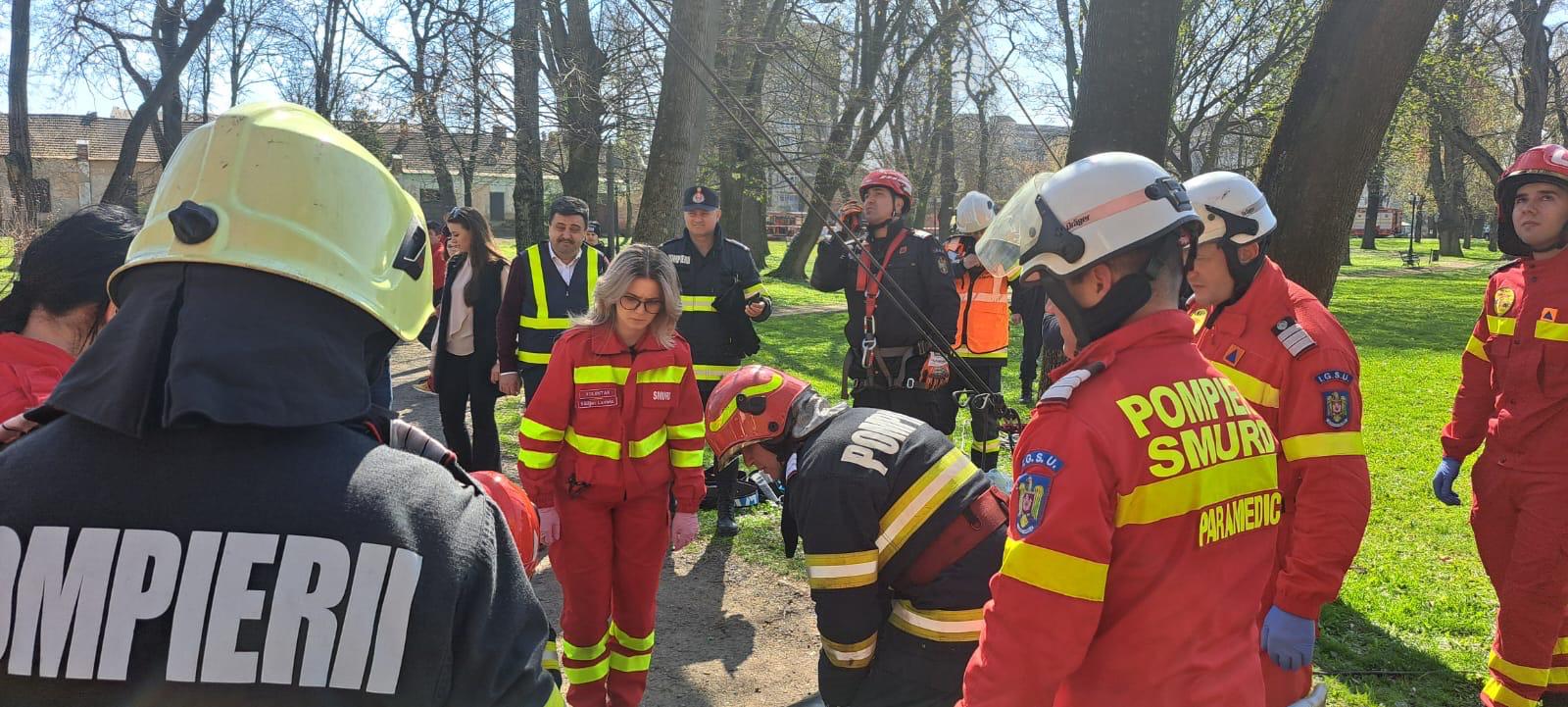 FOTOGALERIE. DEZASTRU  de proporții în județ. PREFECTUL, la fața locului (EXERCIȚIU)