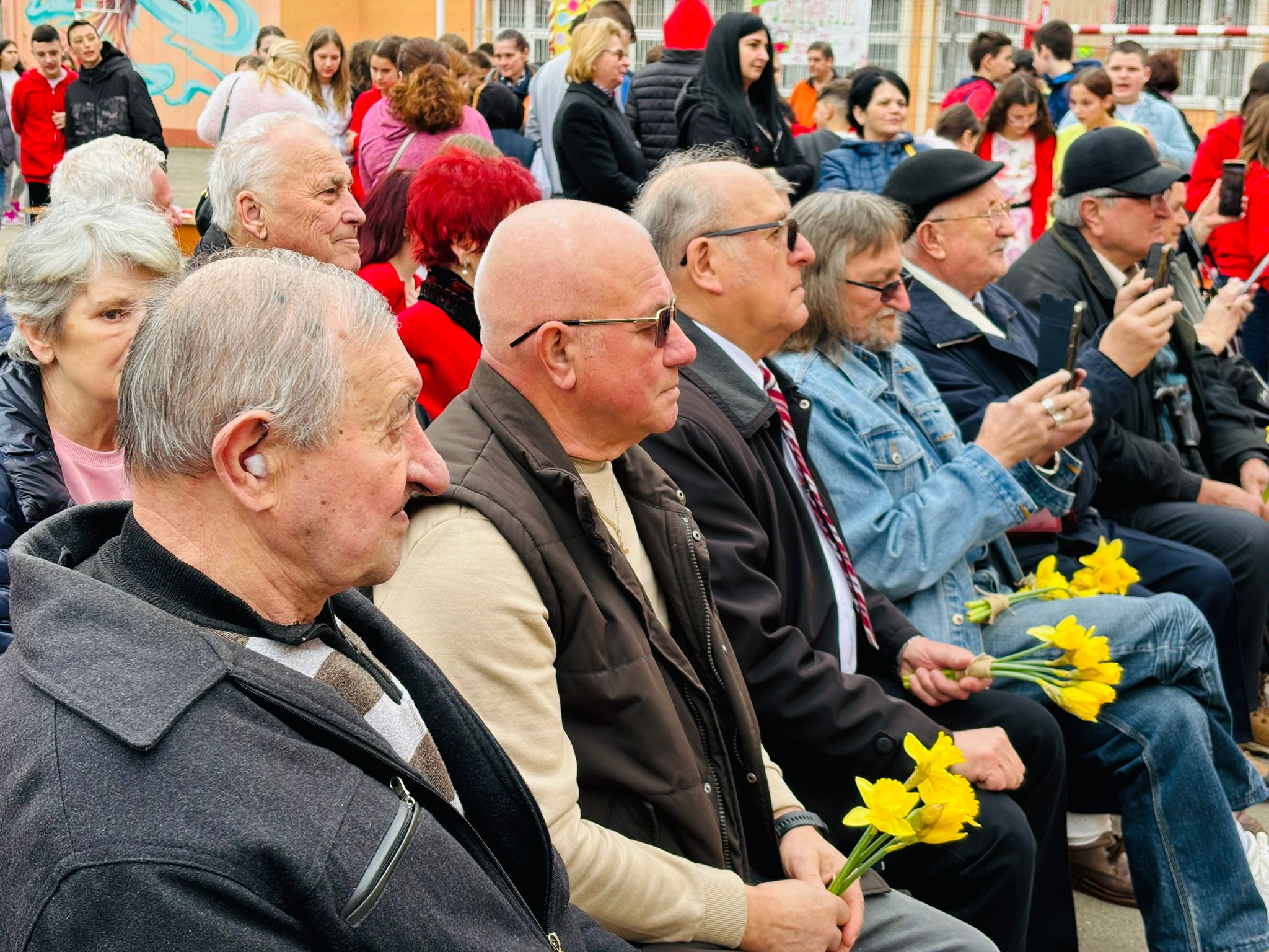 EVENIMENT. Absolvenții eliadiști s-au întâlnit după mai bine de jumătate de secol