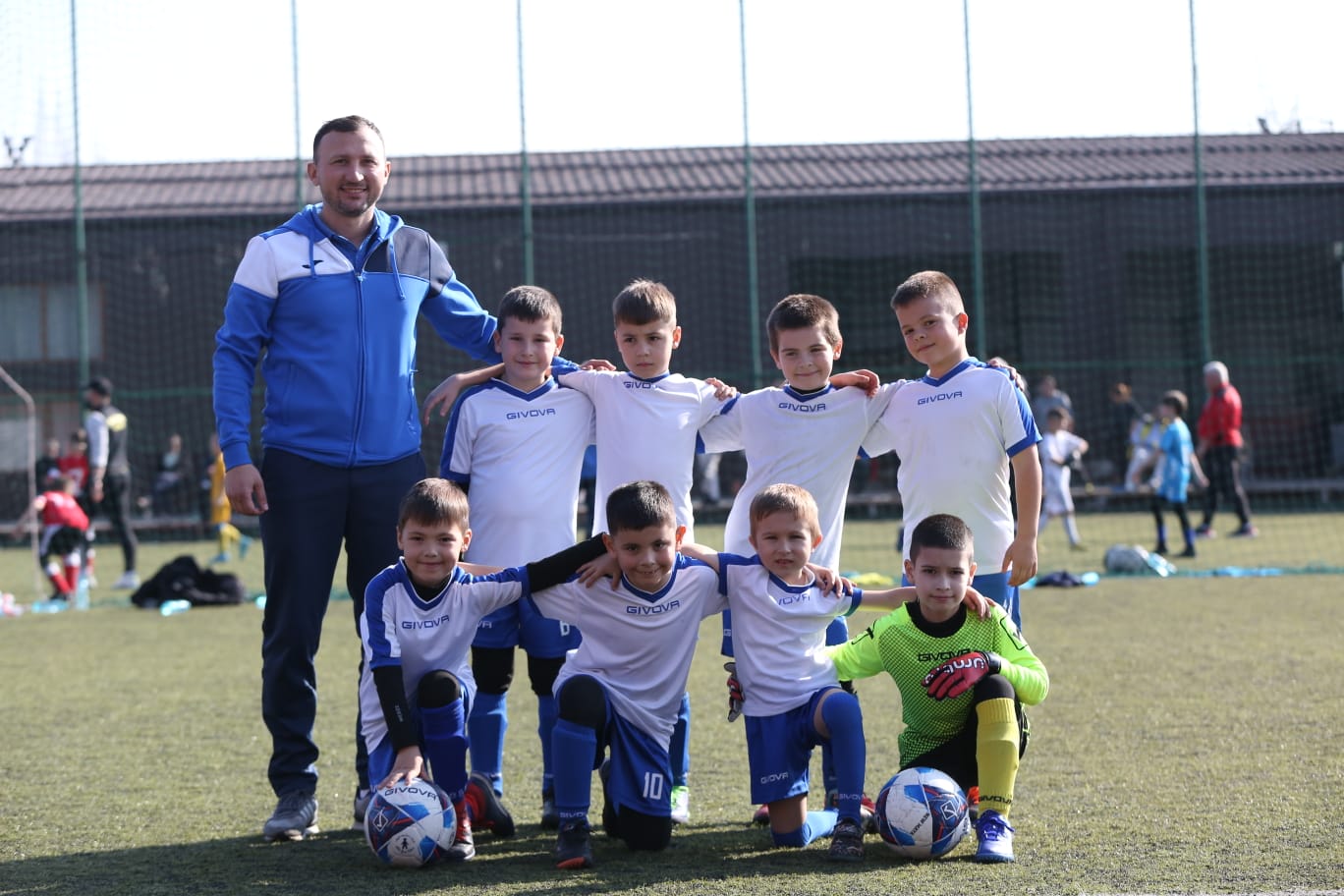 Piticii lui Dan Gavrilescu, remarcați la Reghin