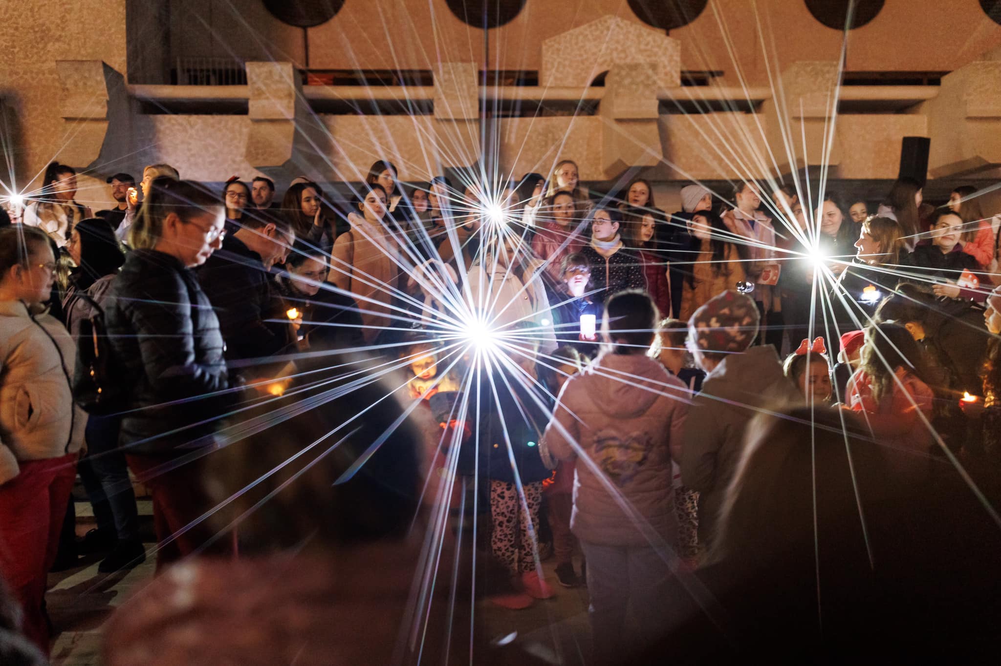 FOTOGALERIE. Luminile s-au stins și la Satu Mare. Ora Pământului, marcată cum se cuvine