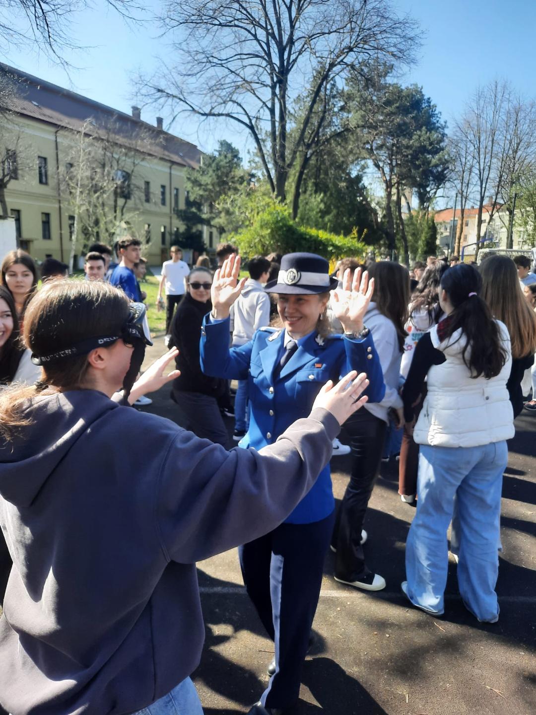 Acțiune de prevenire organizată cu succes la școala Colegiul Național Ioan Slavici din Satu Mare
