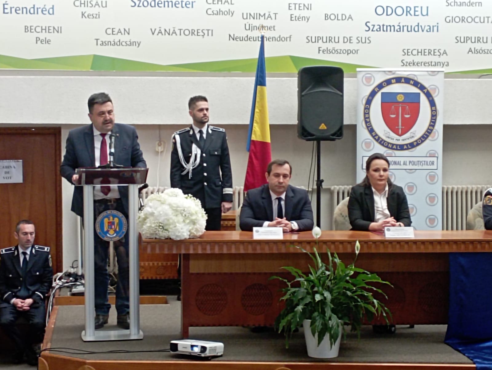 FOTO. Polițiștii sătmăreni, mereu în slujba cetățeanului. Ziua Poliției Române marcată luni, într-un cadru solemn, la Satu Mare