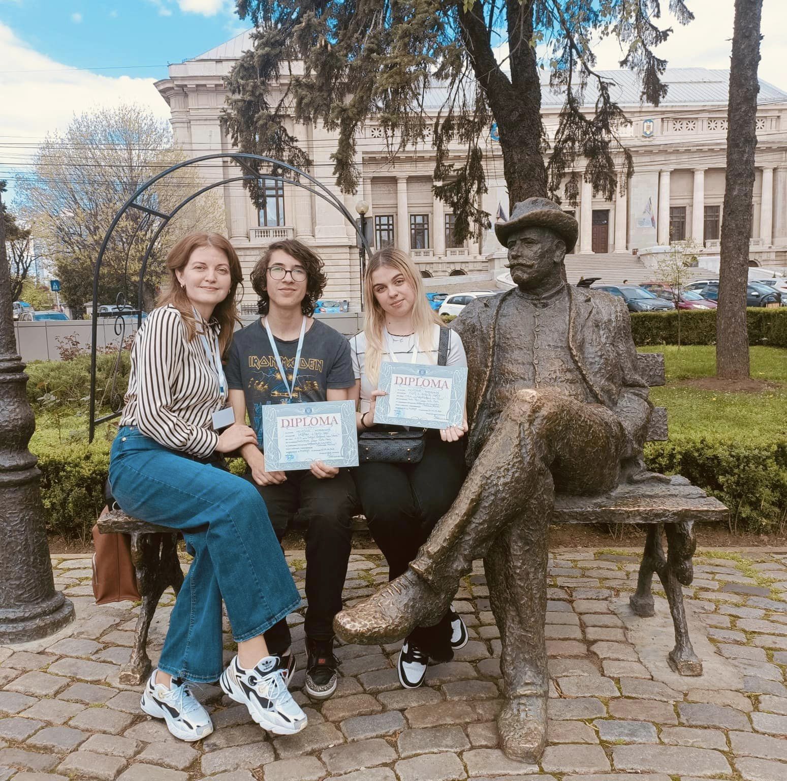 Doi elevi de la Colegiul Național „Ioan Slavici” au participat la Olimpiada Internațională de Lingvistică