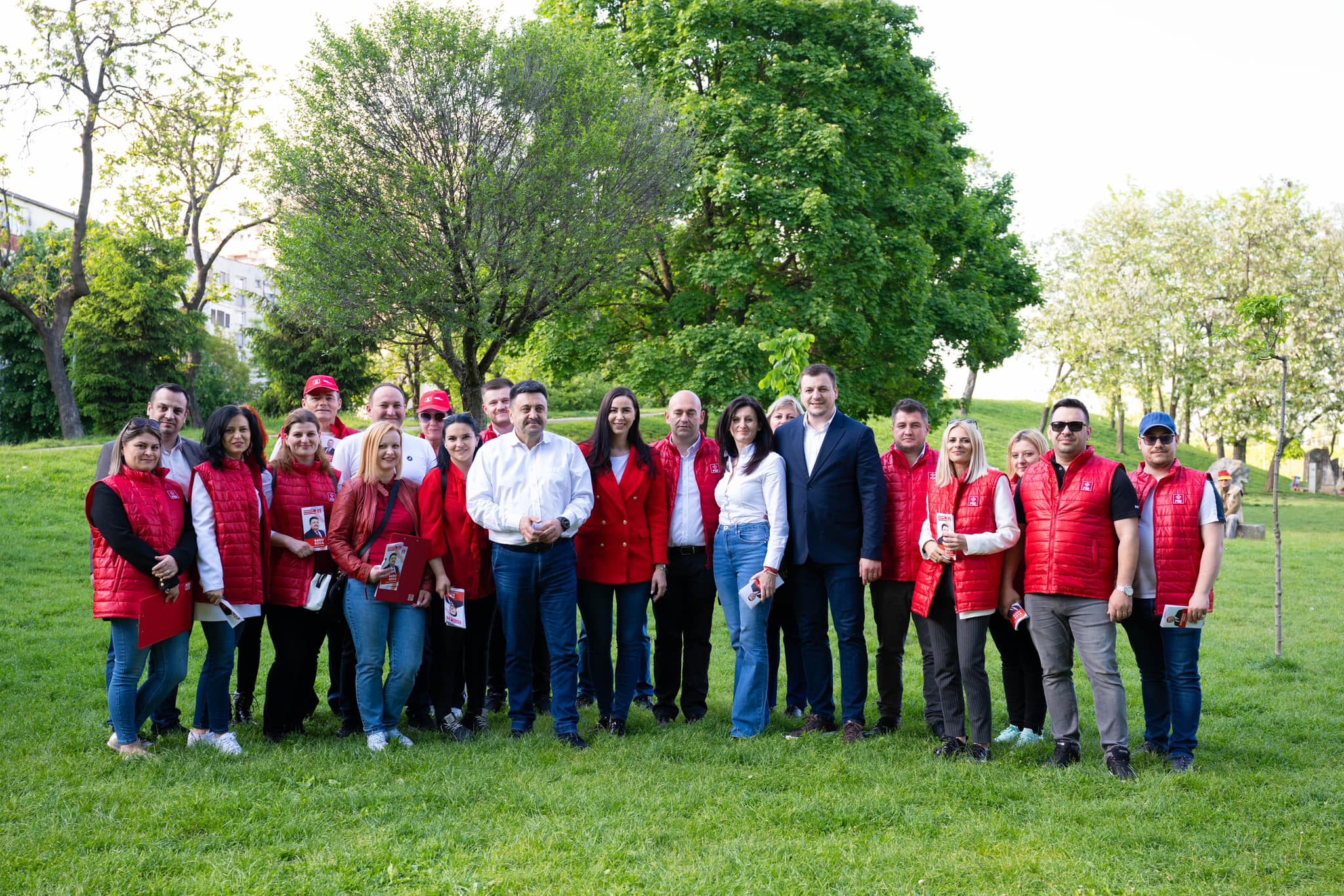 Radu Roca și candidații PSD, în mijlocul sătmărenilor din Micro 16