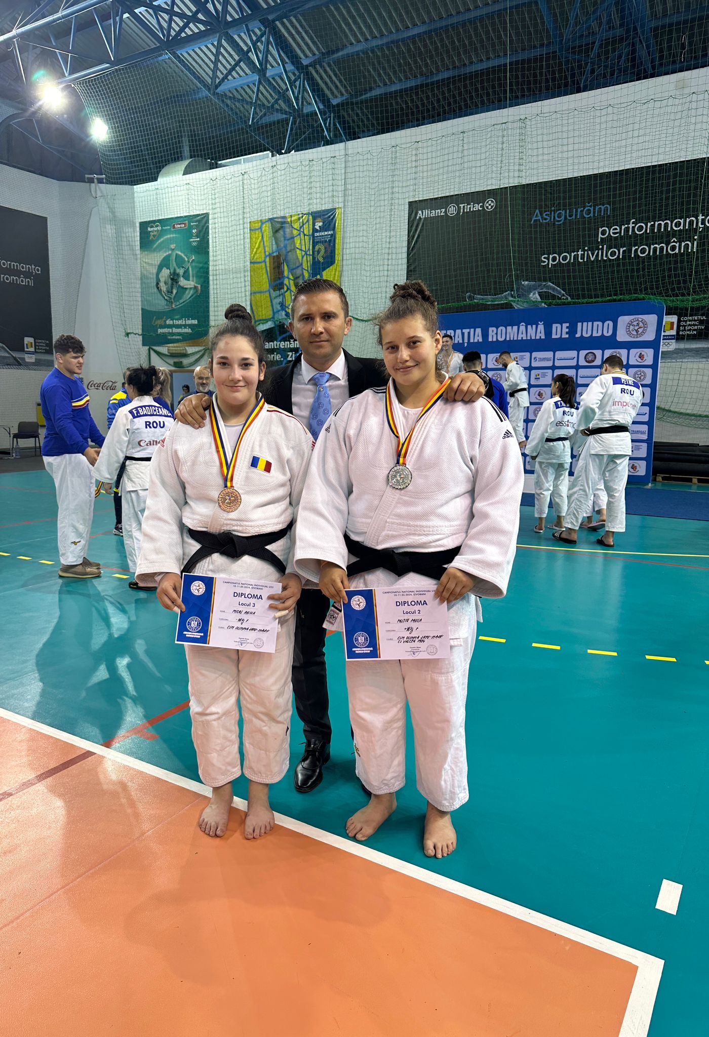 Paula Paștiu - vicecampionă, Adina Micaș - medaliată  cu bronz la CN U23