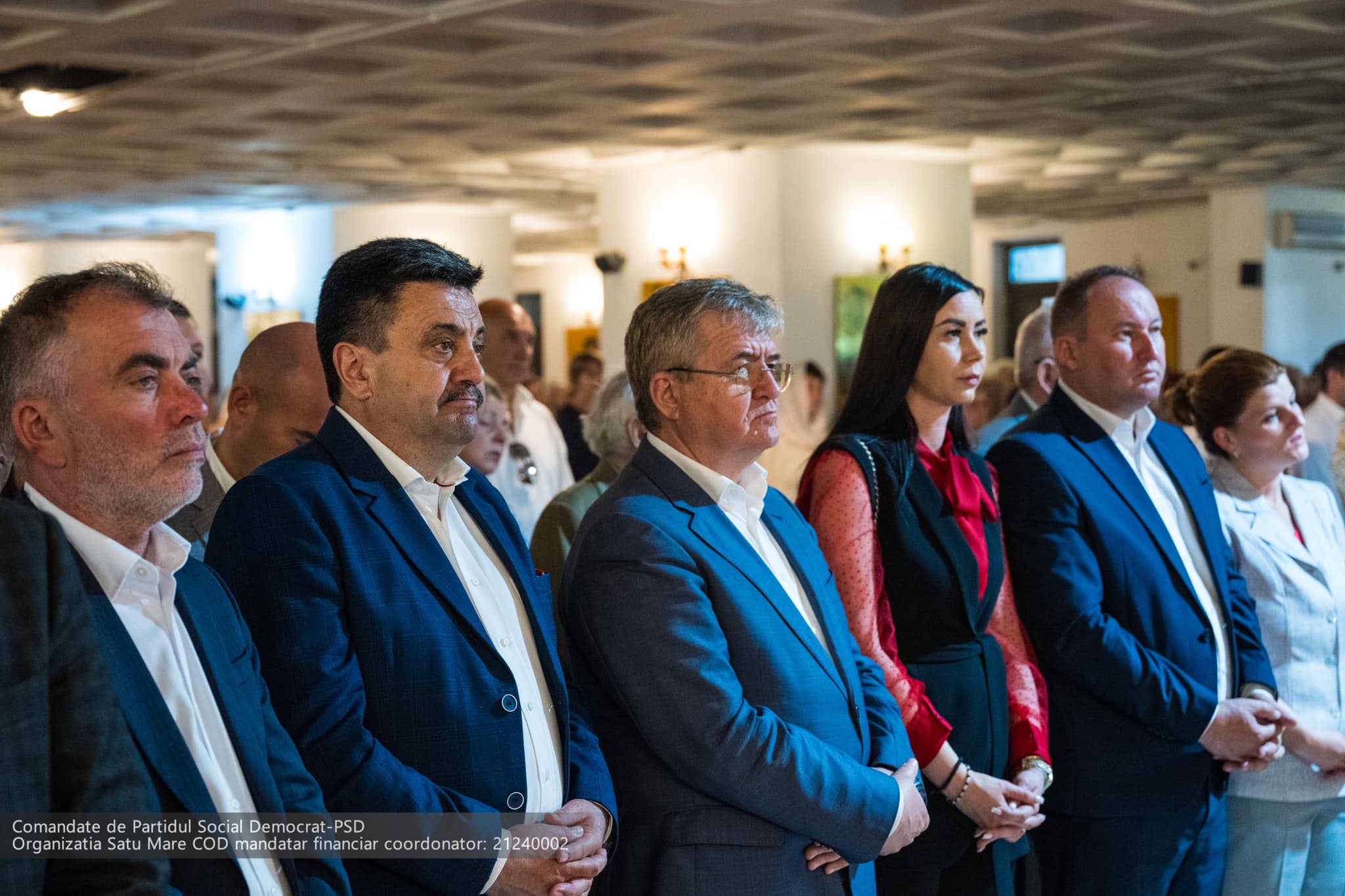 Radu Roca, candidatul PSD la primăria municipiului Satu Mare și Mircea Govor, candidatul PSD la președinția Consiliului Județean Satu Mare, prezenți la slujba Sfinților Constantin și Elena