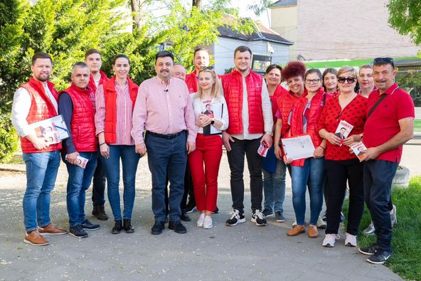 Radu Roca, în mijlocul cetățenilor din 14 Mai și Solidarității