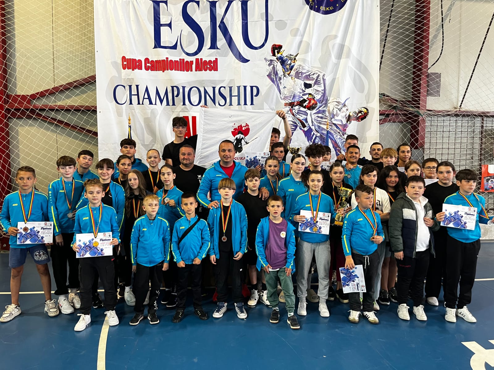 29 de medalii cucerite de karateka de la Yakuza  la Cupa Campionilor de la Aleșd