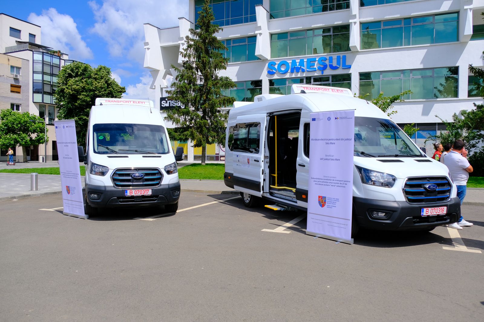 Din toamna mai multi elevi din judet vom merge cu microbuze electrice