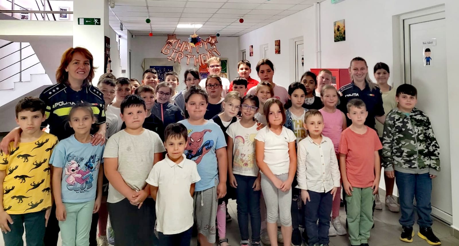 ZIUA INTERNAȚIONALĂ A COPIILOR VICTIME ALE AGRESIUNII  MARCATĂ DE POLIȚIȘTII SĂTMĂRENI