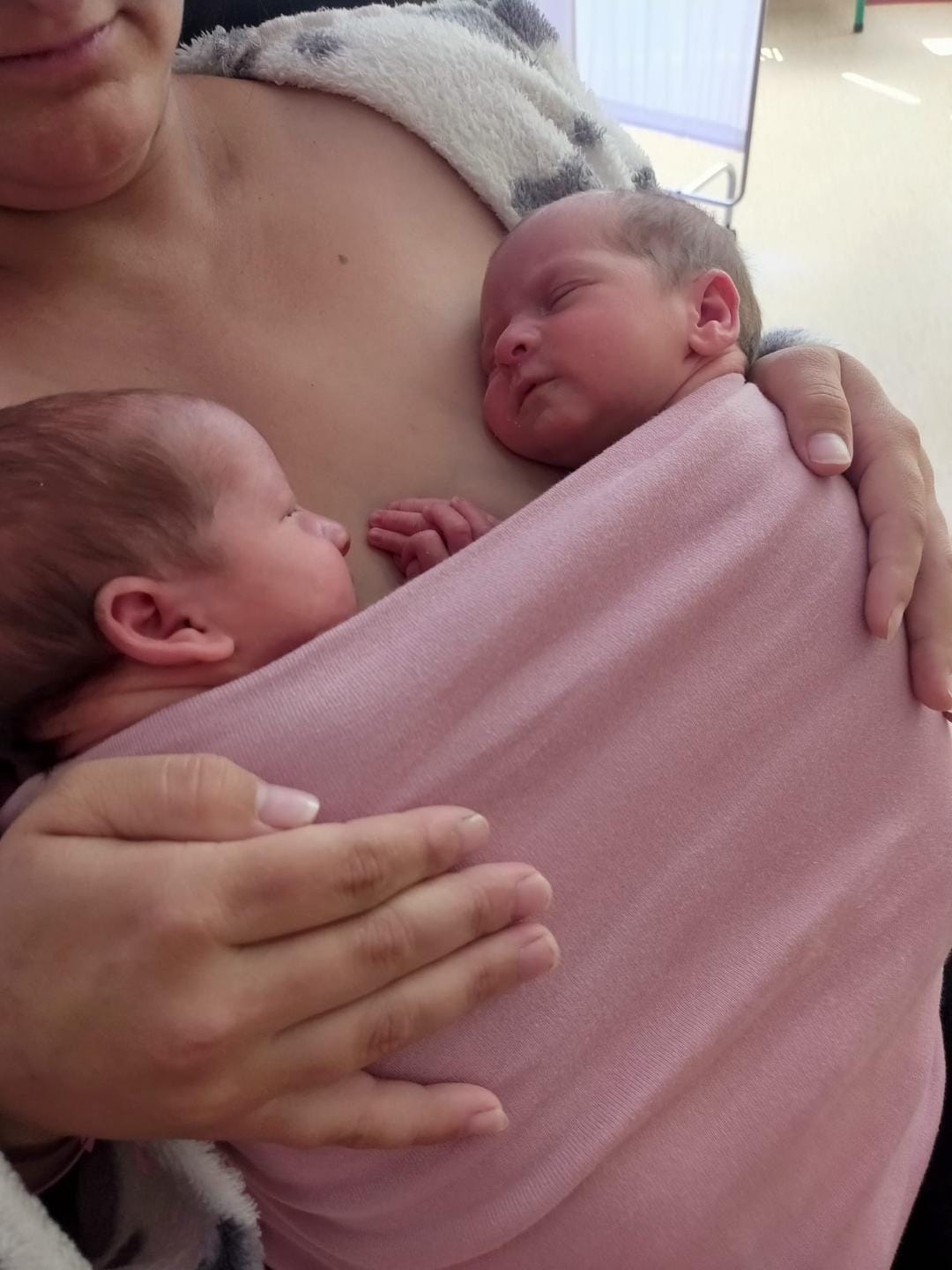 IMPORTANT! Spitalul Județean vine în ajutorul tinerelor mămici lămurind mai multe aspecte ce țin de la bagajul de naștere și până aproape la externare