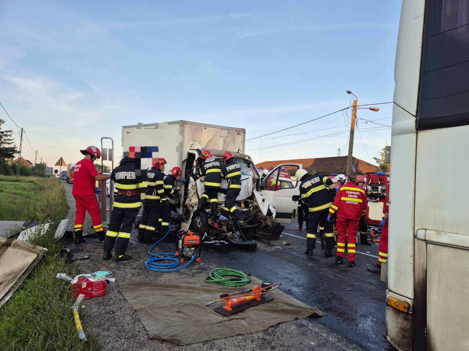 FOTOGALERIE. ACCIDENT CUMPLIT lângă Satu Mare. VICTIME MULTIPLE