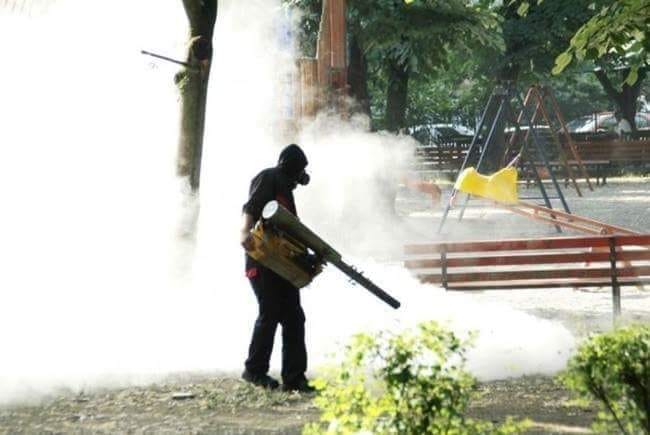 Tratamente de combatere a căpușelor în parcul de joacă din Beltiug