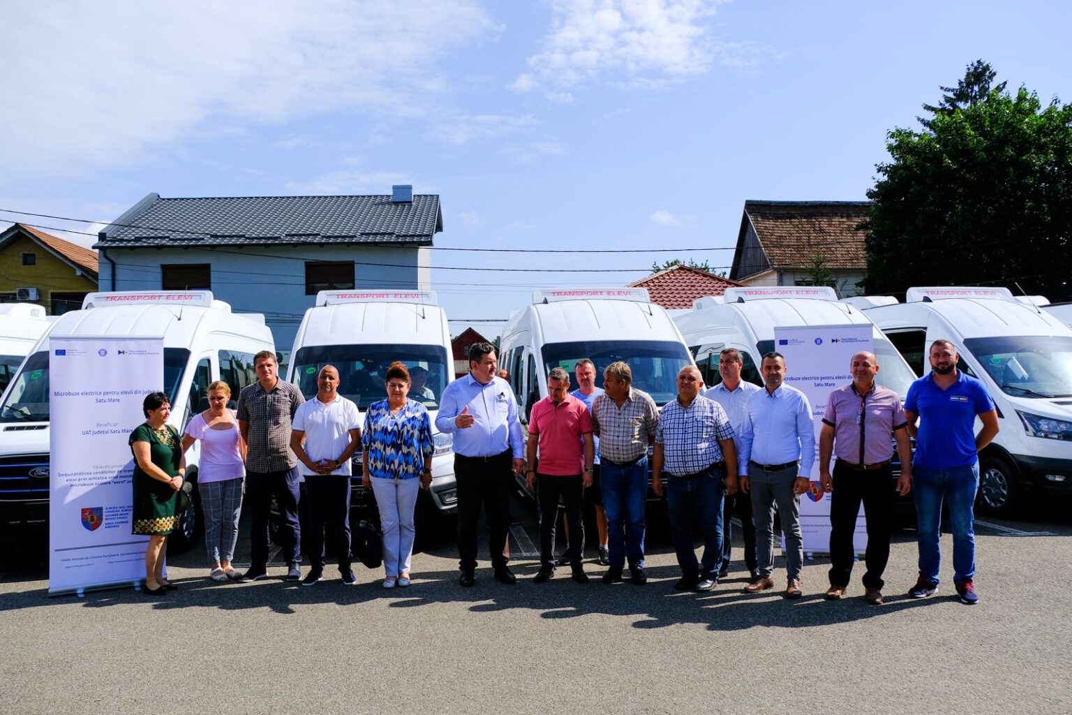 O nouă serie de autobuze electrice  pentru elevi au ajuns în județ