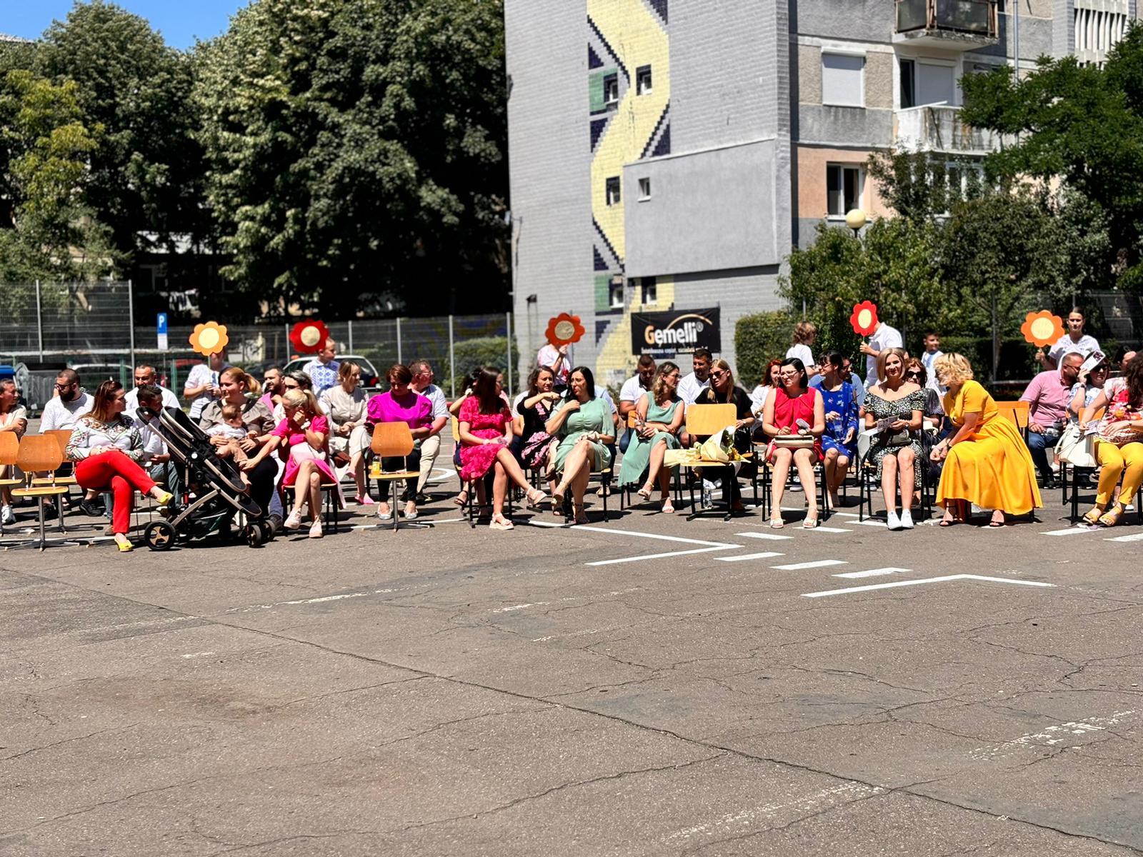 Reuniune emoționantă la Școala Gimnazială „Mircea Eliade” din Satu Mare