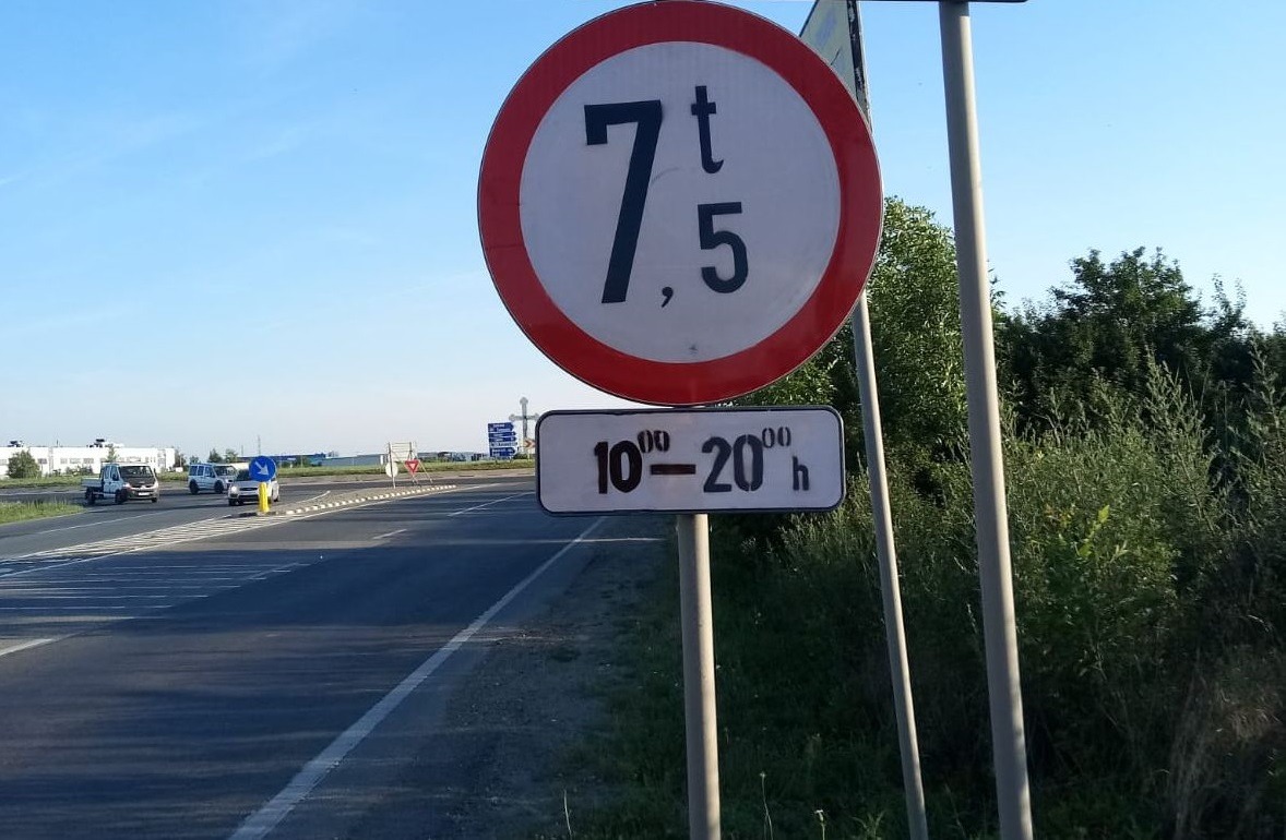 Sâmbătă și duminică (13 – 14 iulie 2024). Restricții de circulație (≥7,5 t) din cauza Codului Roșu de caniculă!!!