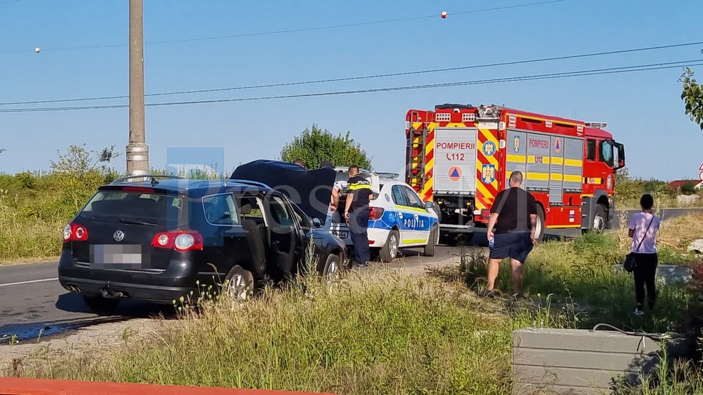 FOTO: Accident grav în județ. Trei persoane au ajuns la Urgențe