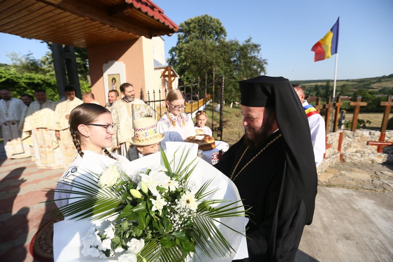 REÎNOIRE. Binecuvântarea lucrărilor de înnoire la Biserica „Sfinții Arhangheli Mihail și Gavriil” din Cuța