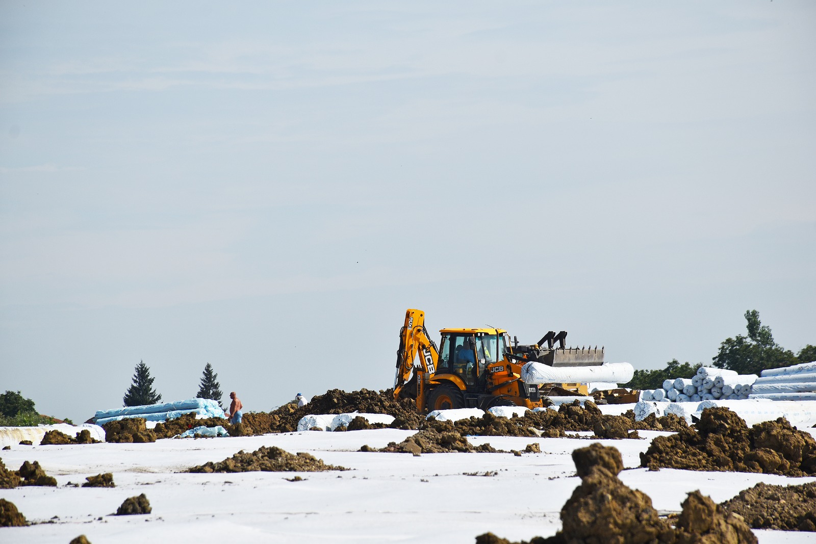 Lucrări de ecologizare în desfășurare la fosta groapă de gunoi din Satu Mare