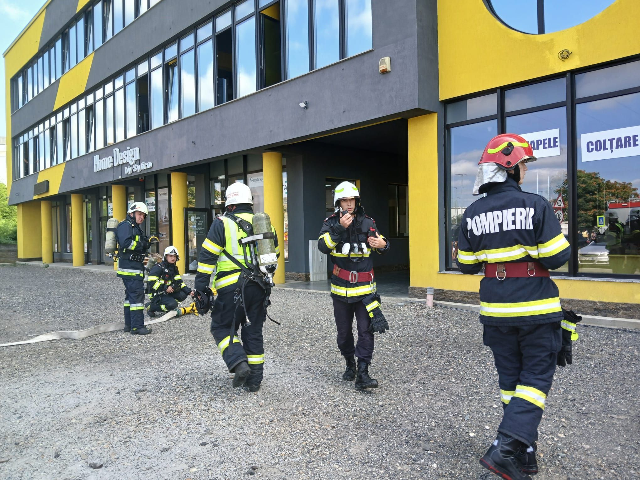 Exercițiu cu forțe și mijloace în teren - pentru gestionarea situațiilor de urgență generate de un incendiu la un operator economic