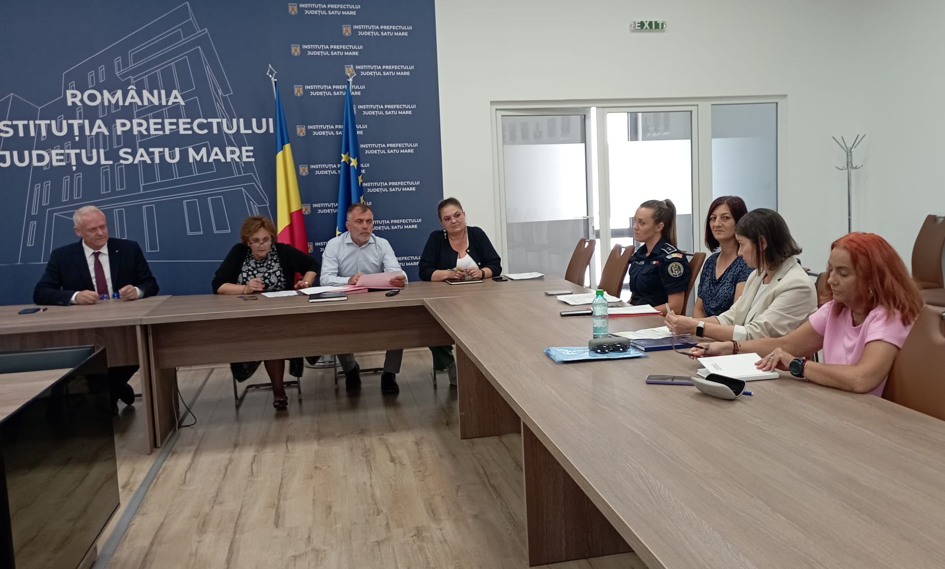 Ședință despre siguranța în școli, la Prefectură