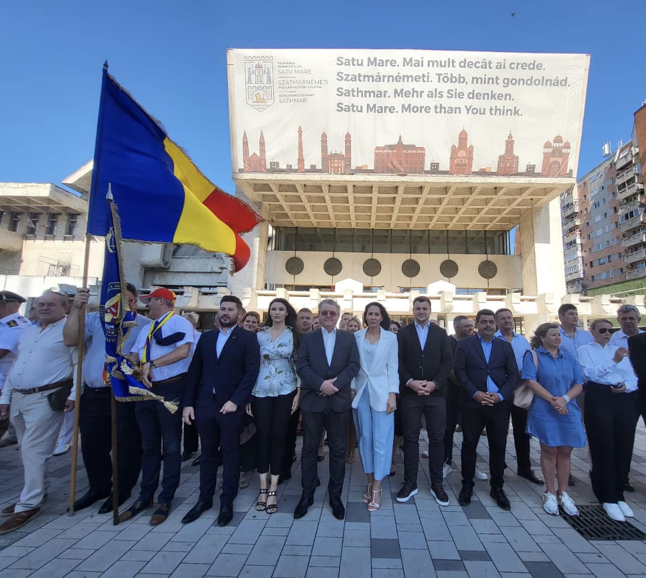 FOTO. Social democrații sătmăreni au acordat cinstea cuvenită Imnului Național al României