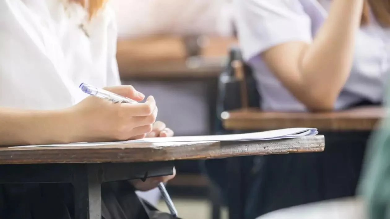 BAC. Peste 40 de absenți la  proba  la alegere a profilului şi specializării de azi