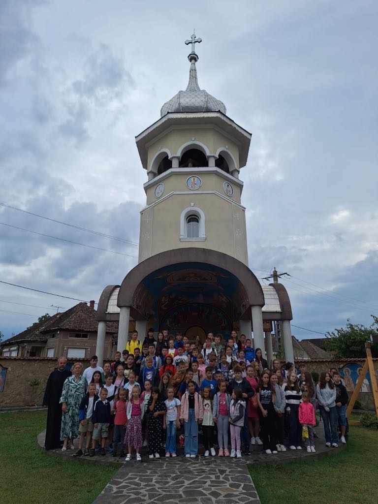 FOTO. Şcoala de vară ,,Lăudaţi pe Domnul în toată vremea“ din cadrul Parohiei Ortodoxe Române Odoreu