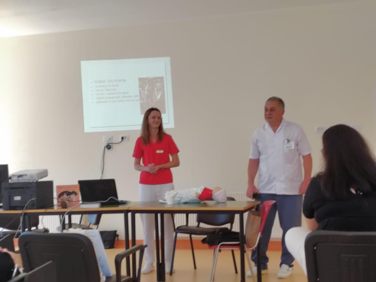 FOTO. Prima zi a cursului organizat de secția Neonatologie și ATI cu ocazia Săptămânii Internaționale a Alăptării