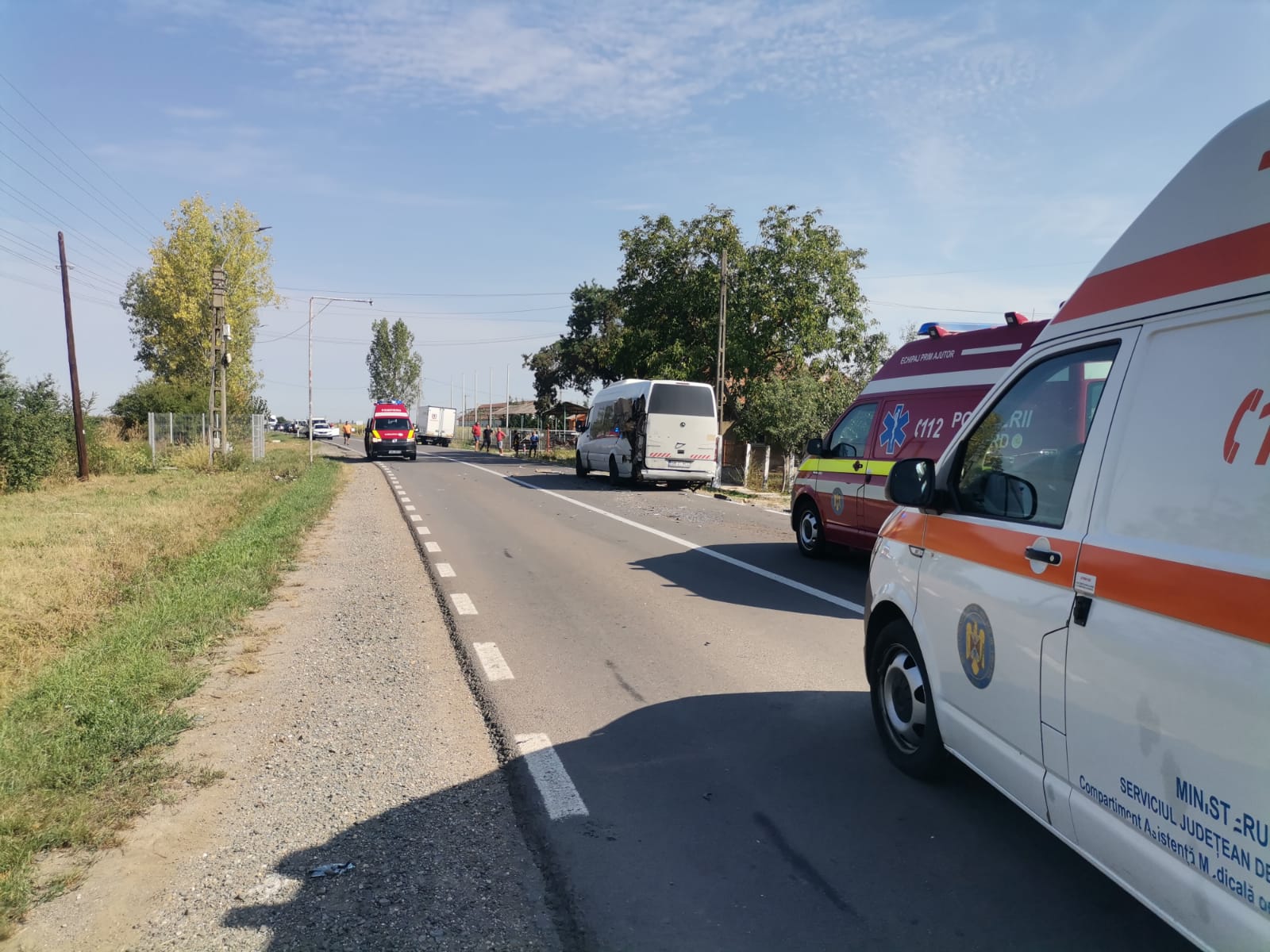 Accident rutier în Tasnadul Nou. 17 persoane implicate