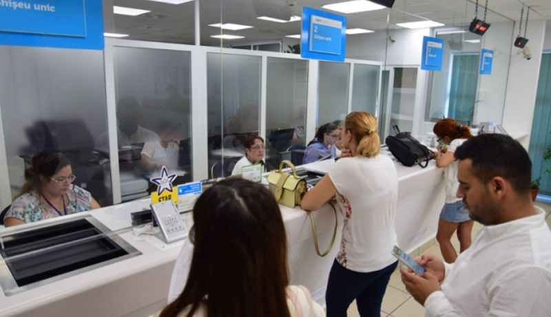 Zile libere. Programul instituțiilor publice în minivacanța de Sfânta Maria