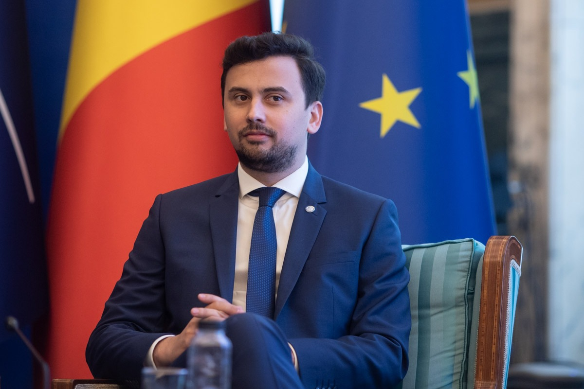 Participarea Șefului Cancelariei Prim-Ministrului, Alexandru-Mihai Ghigiu, la ceremonia de comemorare a victimelor Holocaustului împotriva romilor