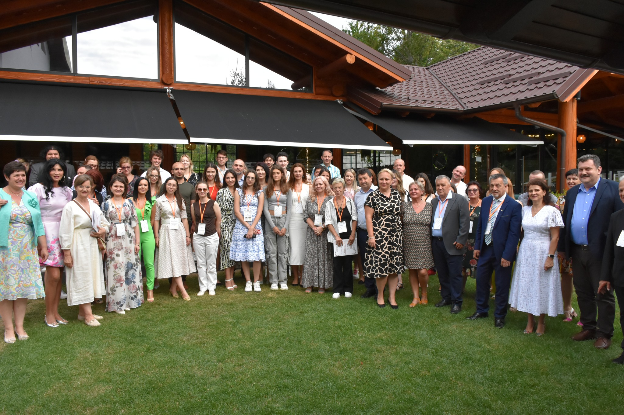 FOTO. 𝗘𝗱𝗶𝘁̦𝗶𝗮 𝗮 𝗫𝗩-𝗮 𝗮 𝘁𝗿𝗮𝗱𝗶𝘁̦𝗶𝗼𝗻𝗮𝗹𝘂𝗹𝘂𝗶 𝘀𝗶𝗺𝗽𝗼𝘇𝗶𝗼𝗻 „𝗭𝗶𝗹𝗲𝗹𝗲 𝗠𝗲𝗱𝗶𝗰𝗮𝗹𝗲 𝗮𝗹𝗲 𝗧̦𝗮̆𝗿𝗶𝗶 𝗢𝗮𝘀̦𝘂𝗹𝘂𝗶” 𝗼𝗿𝗴𝗮𝗻𝗶𝘇𝗮𝘁𝗮̆ 𝗹𝗮 𝗟𝘂𝗻𝗮 𝗦̦𝗲𝘀!