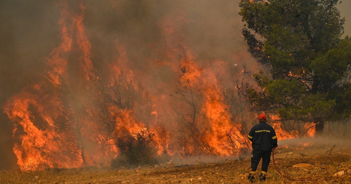 România continuă să sprijine Grecia în combaterea incendiilor