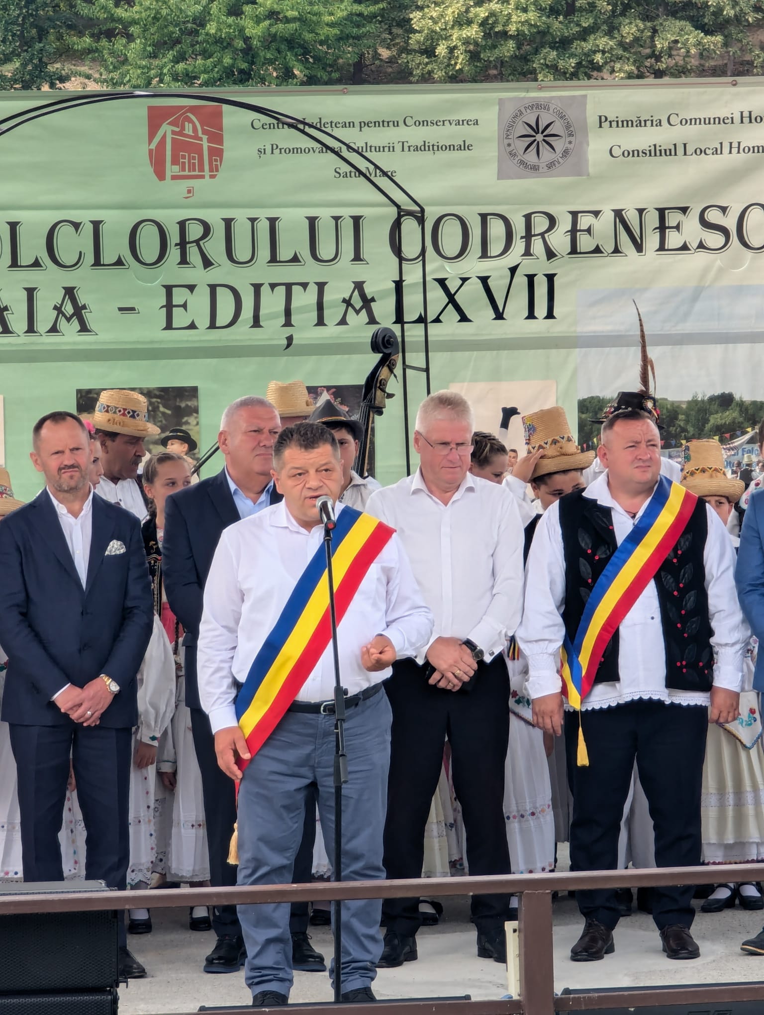 Tradiție. Festivalul Folclorului Codrenesc „Oțeloaia” a înflorit în Pădurea Homoroade