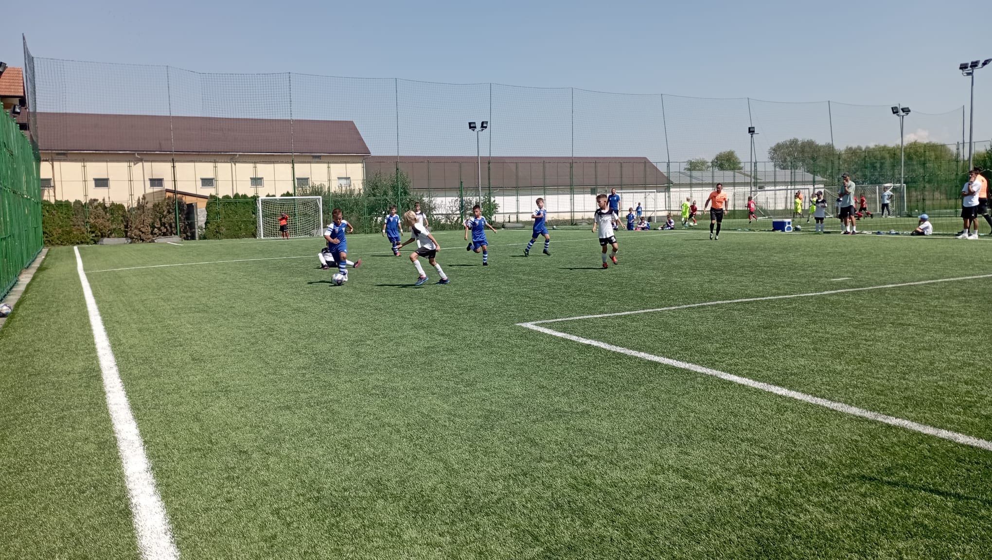 Sărbătoarea fotbalului la Cupa SOMEȘUL de la baza Rania! Turneul rezervat copiilor născuți în 2016 a adus 12 echipe la start, printre ele, Someșul I și II, Oașul, CSM Olimpia SM, Il Calcio