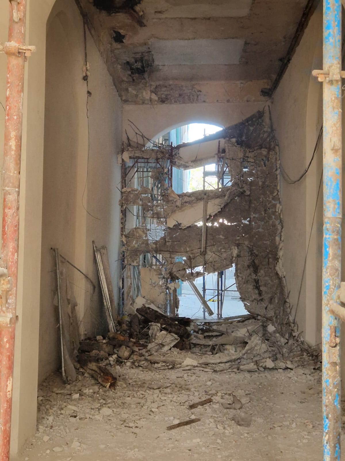 Primăria dă asigurări că proiectul de reabilitare al Hotelului Dacia nu a fost afectat