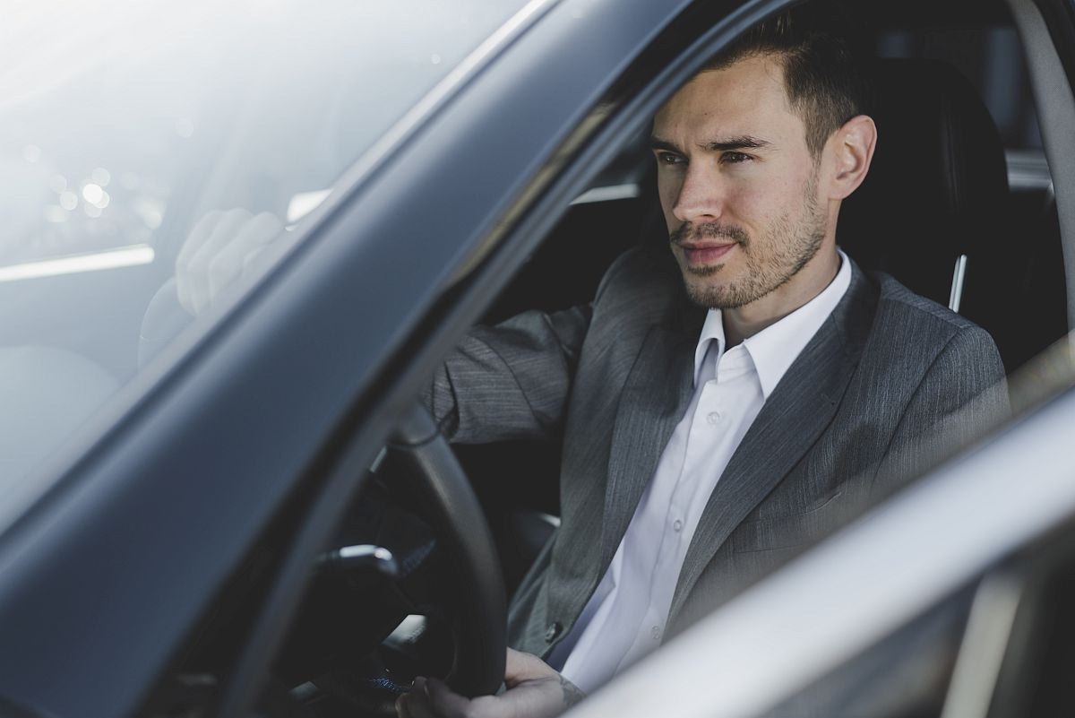 Informațiile despre uleiul hidraulic pe care orice șofer trebuie să le știe!