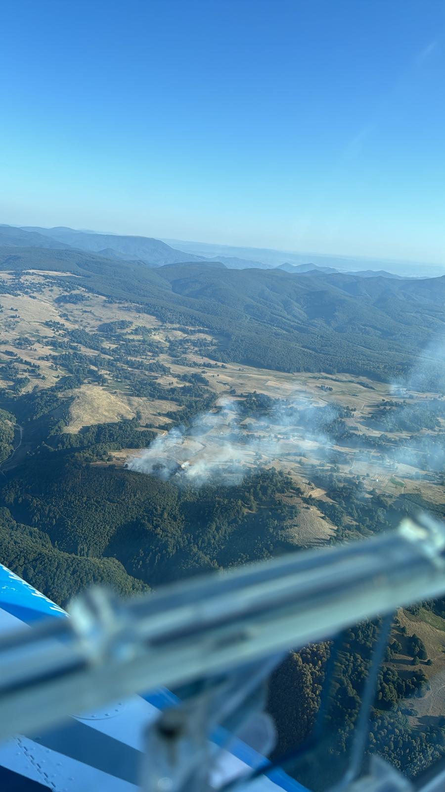 Incendiu de vegetație uscată produs în localitatea Huta Certeze.