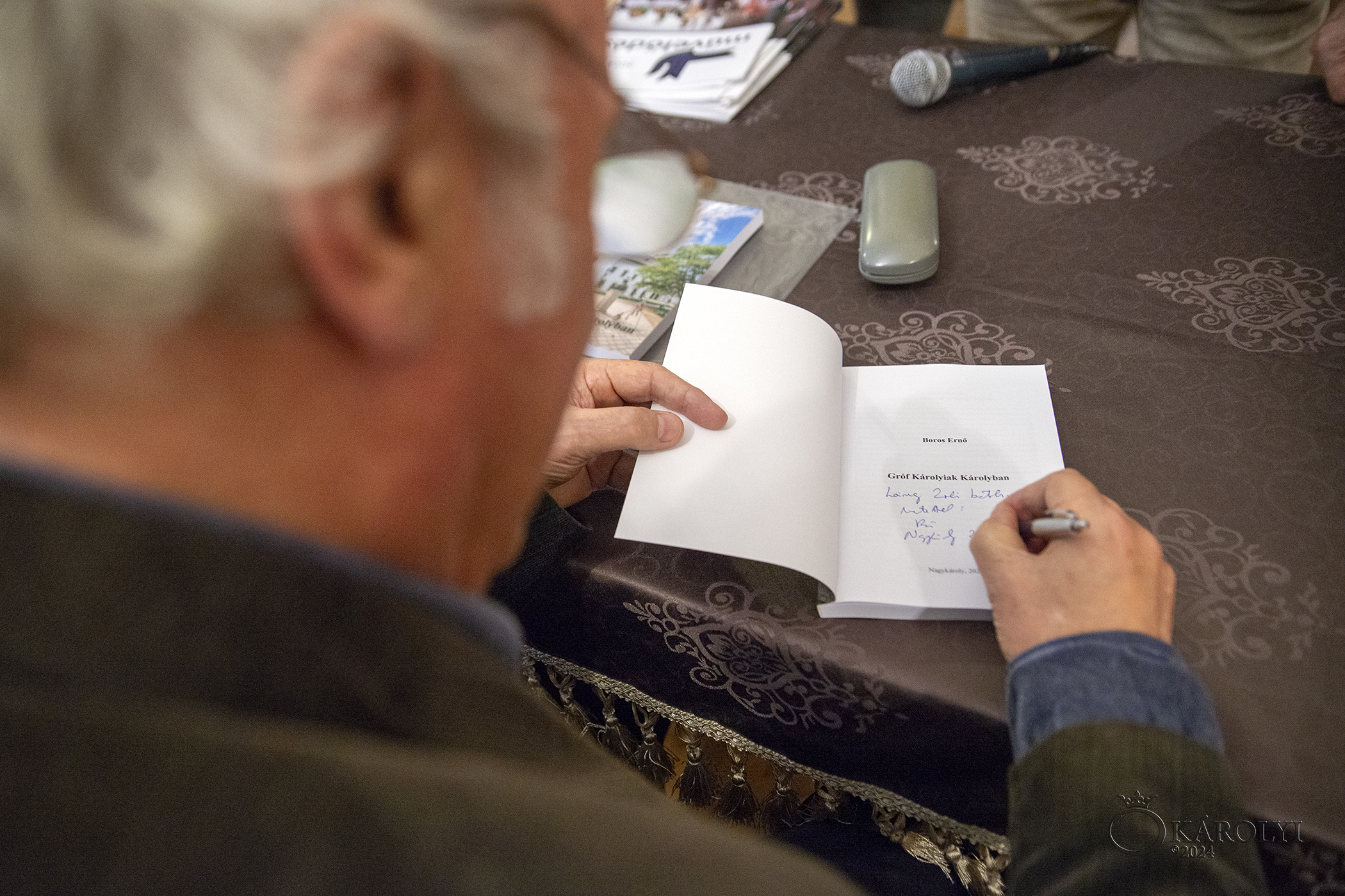 Lansare de carte la Castelul Károlyi