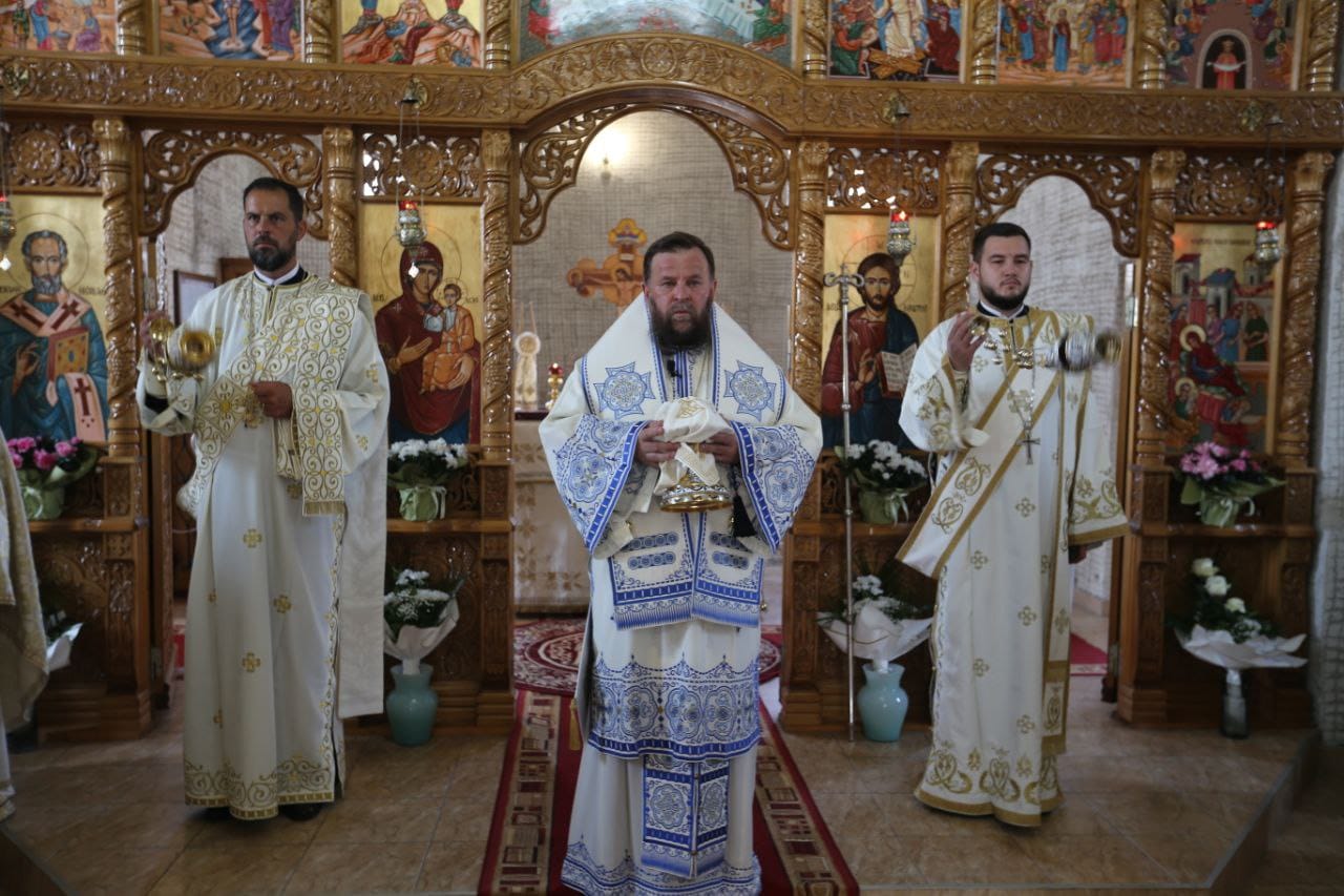 FOTO. P.S. Timotei Sătmăreanul a binecuvântat capela de cimitir din Parohia Hurezu Mare