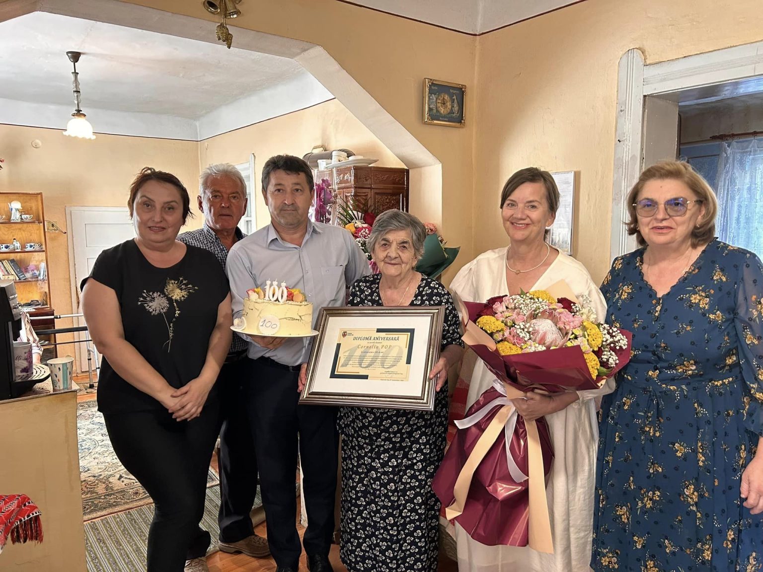 Aurelia Fedorca, Primarul orașului Negrești-Oaș a felicitat-o pe doamna Cornelia, care a împlinit 100 de ani.