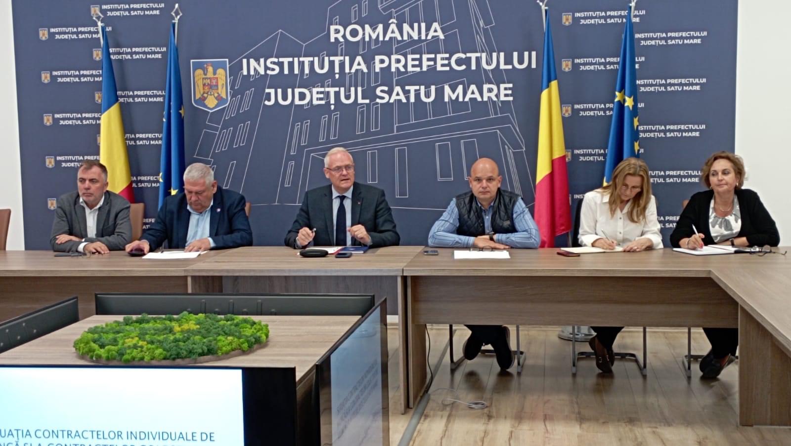 FOTO. Prefectul Ioan Tibil alături de subprefecții au participat astăzi la ședința Comisiei de Dialog Social Satu Mare