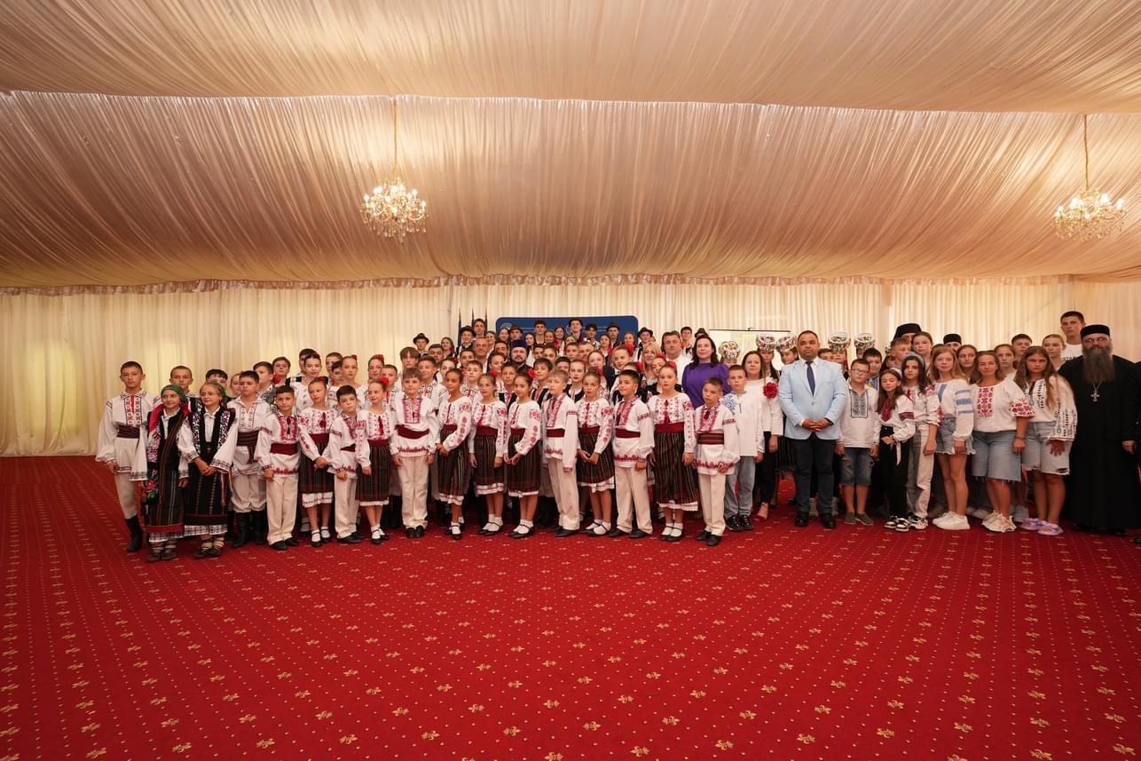 FOTOGALERIE. EVENIMENT Programul Taberelor „ARC” 2024, pentru tinerii români de pretutindeni, la final