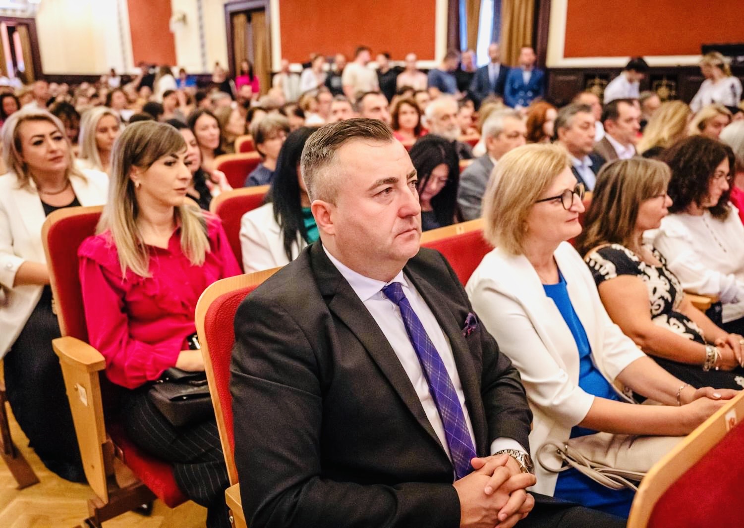 Consulul general Vasiloni la deschiderea anului universitar la Arad