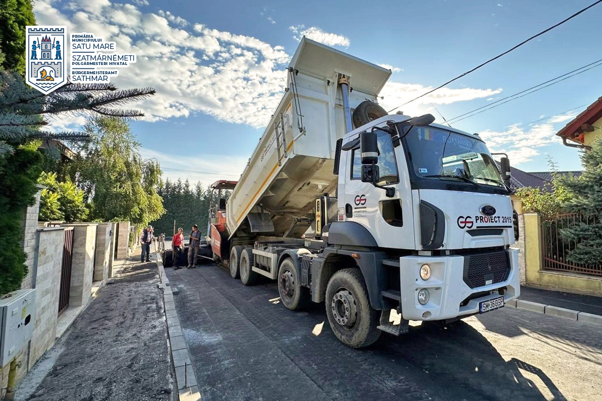 A început asfaltarea străzii Kaffka Margit din municipiul din Satu Mare