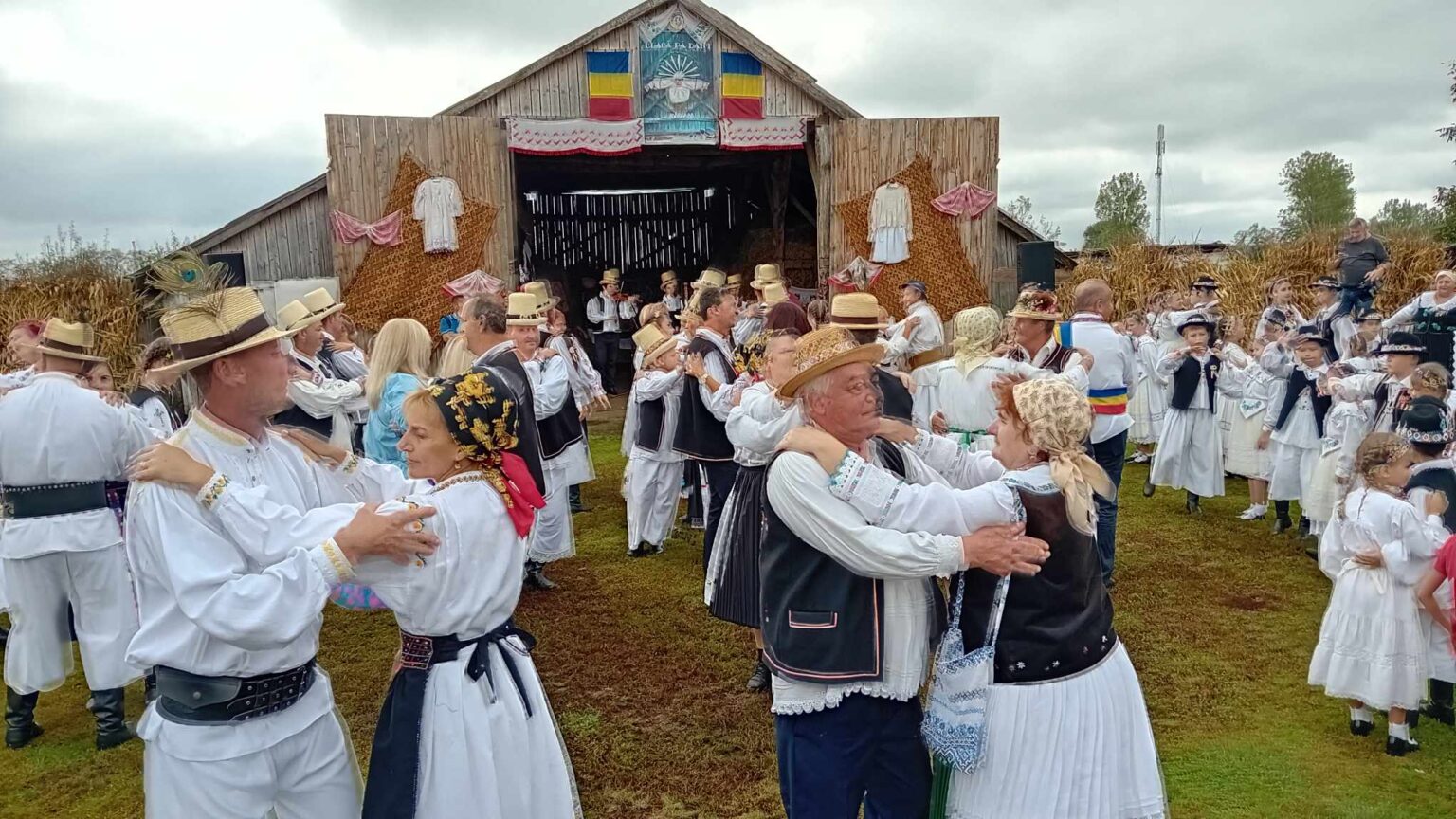 TRADIȚIE. „Claca pă Danț”, sărbătoare a hărniciei, a jocului și a comunității la Mădăras