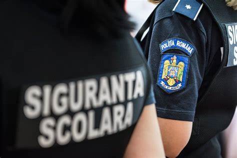 Polițiștii sunt pregătiți să ofere elevilor un mediu sigur în școli