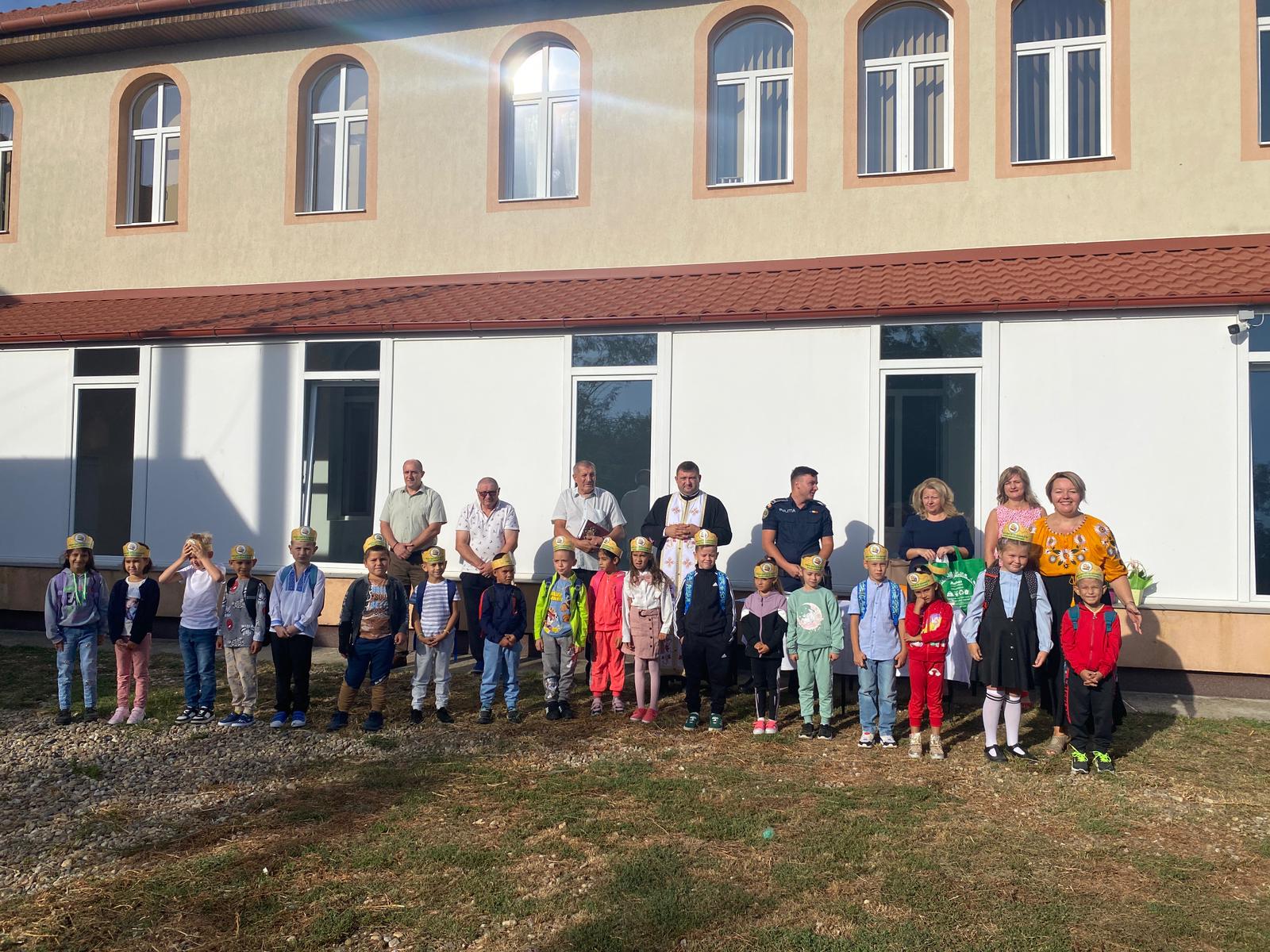 FOTO. Noul an școlar a debutat cu entuziasm și încredere la Terebești